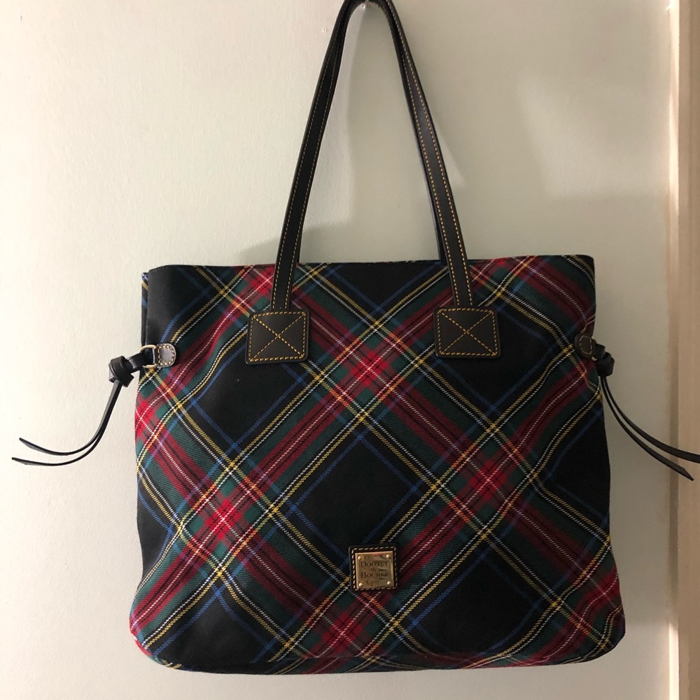 Dooney & Bourke shoulder bag ❤️